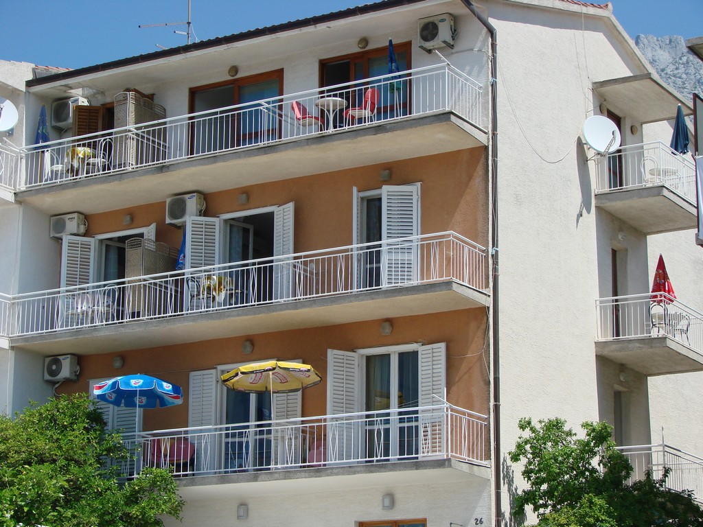 Renata Apartments