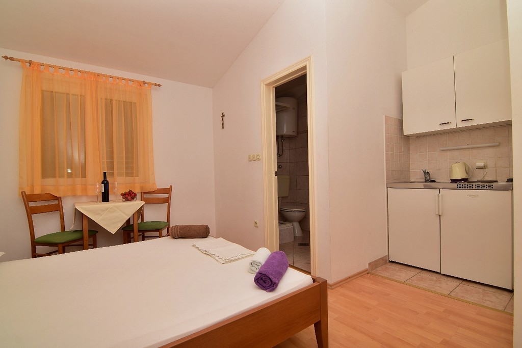 Renata Apartments