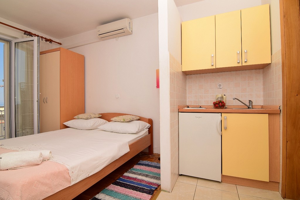 Renata Apartments