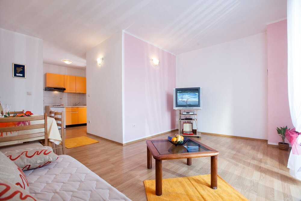 Villa Christine / Holiday Home Kristina