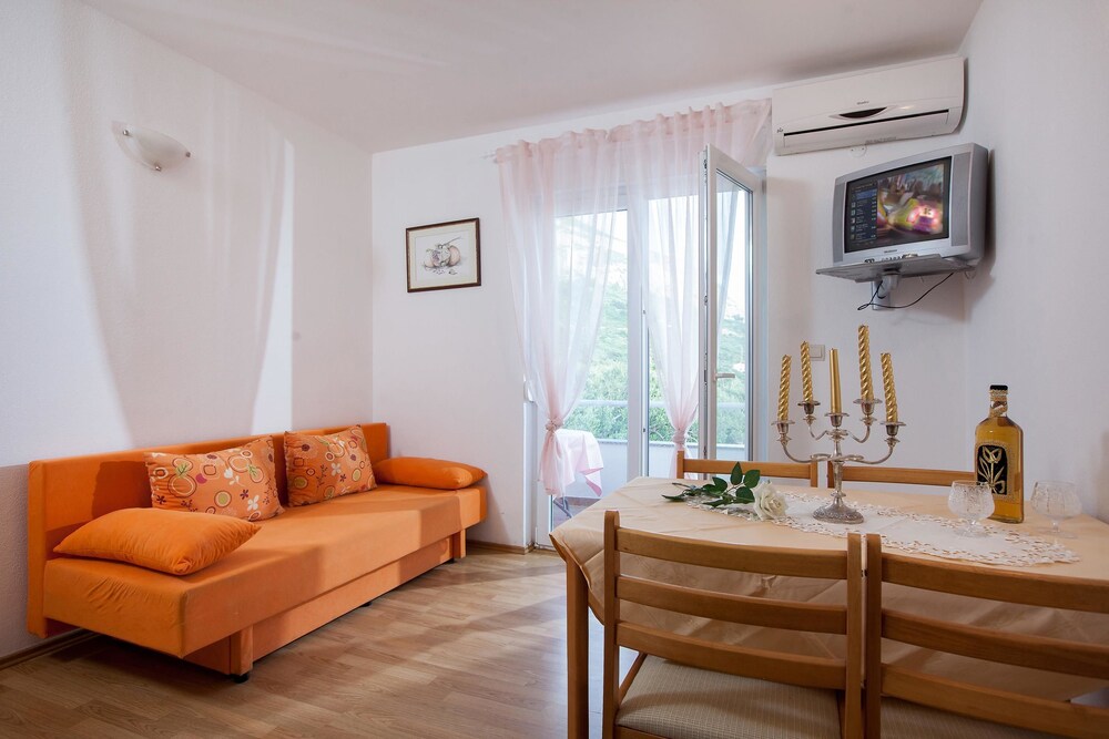 Villa Christine / Holiday Home Kristina