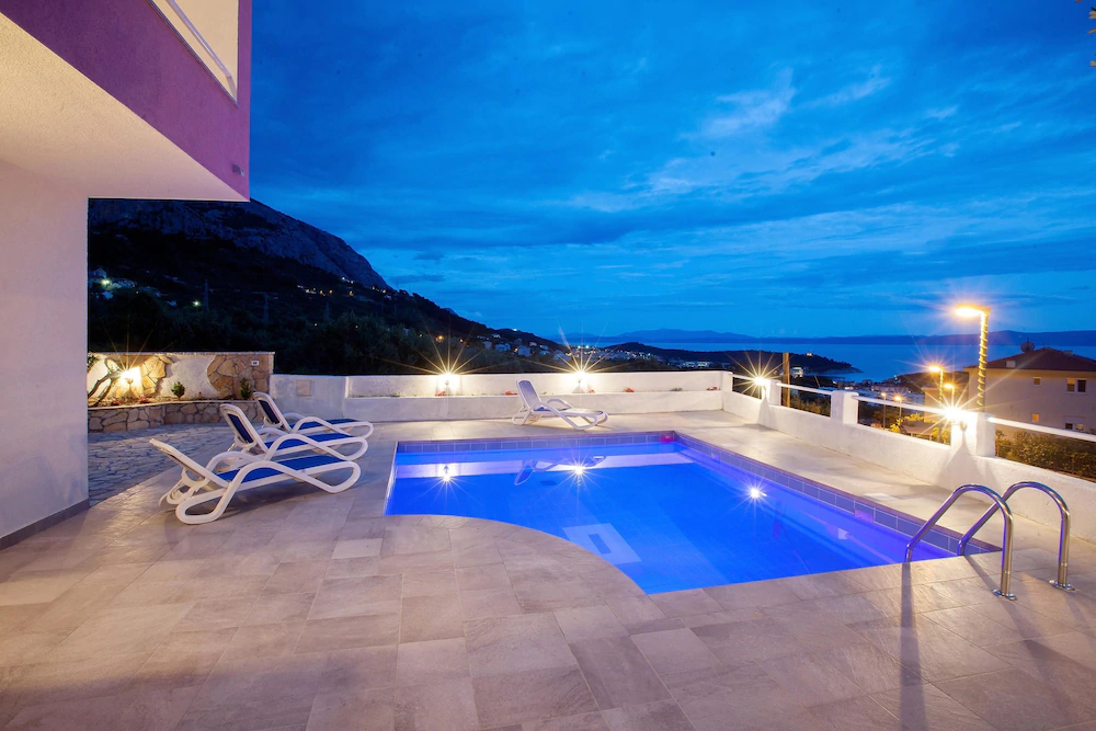 Villa Christine / Holiday Home Kristina