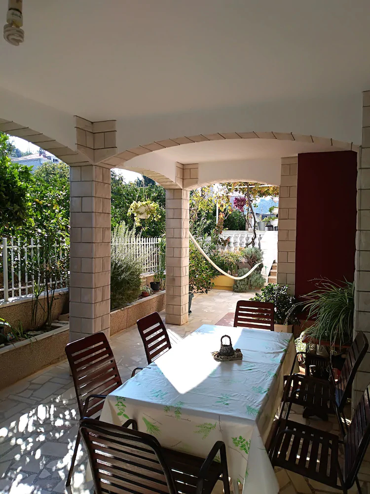 Apartment Frane