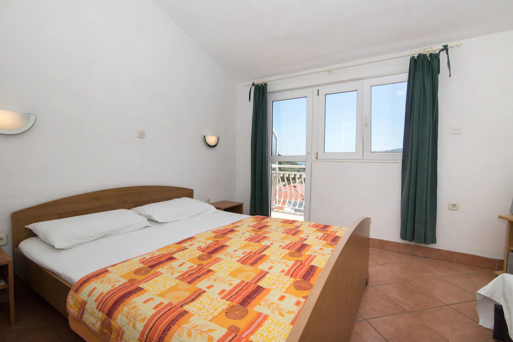 Apartments Jakov