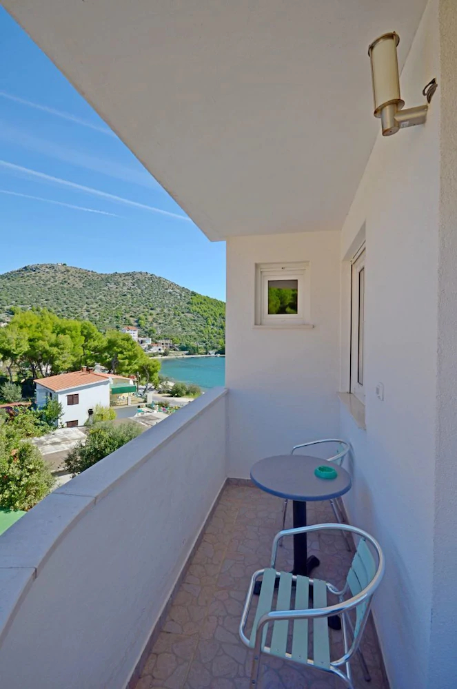 Apartments Jakov