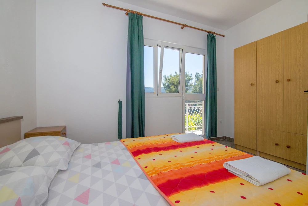 Apartments Jakov