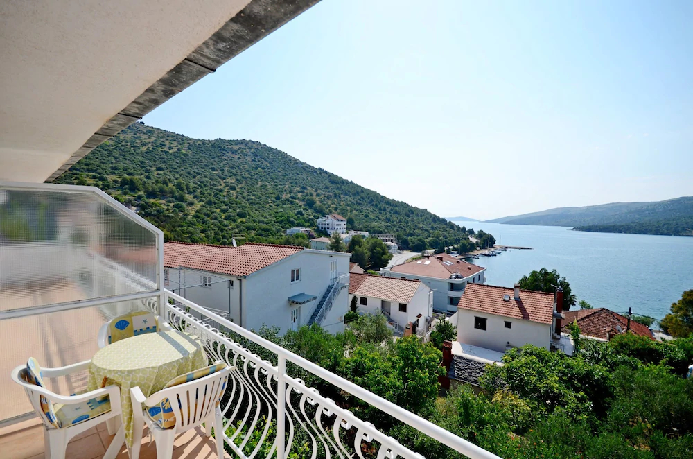 Apartments Jakov