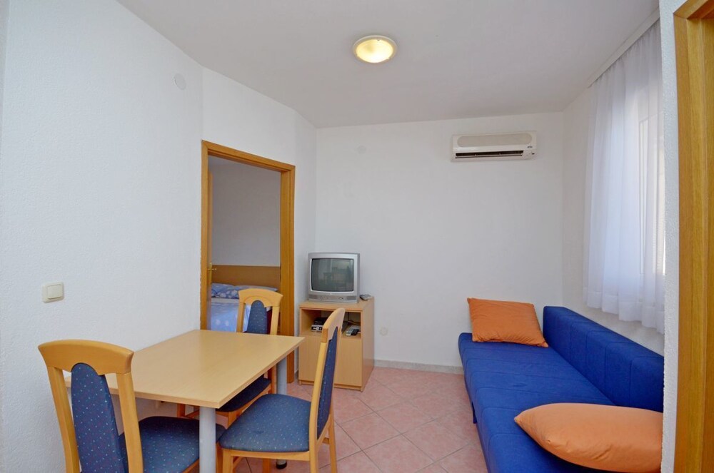 Apartments Jakov