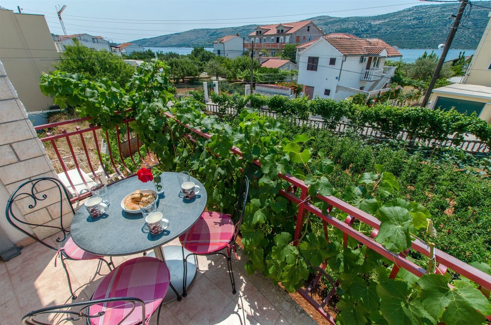 Apartments Mala Dalmacija
