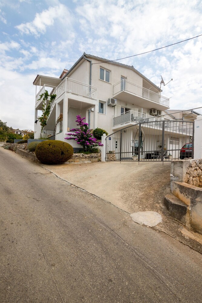 Apartments Mirjana