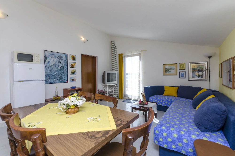 Apartments Mladenka
