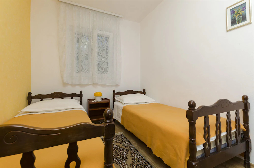 Apartments Mladenka