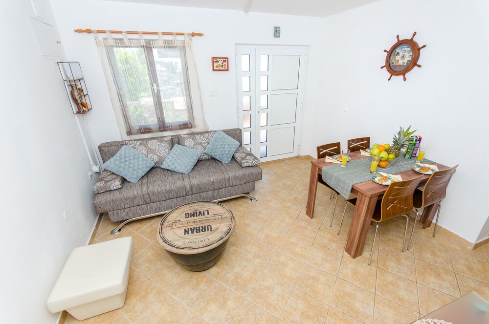 Apartments Otjana