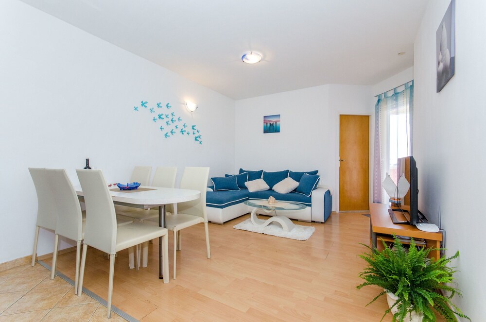 Apartments Otjana
