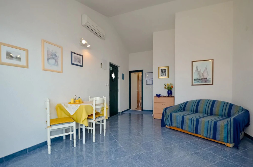 Apartments Zlatko
