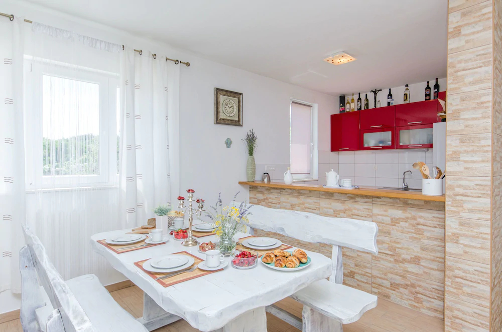 House Anela