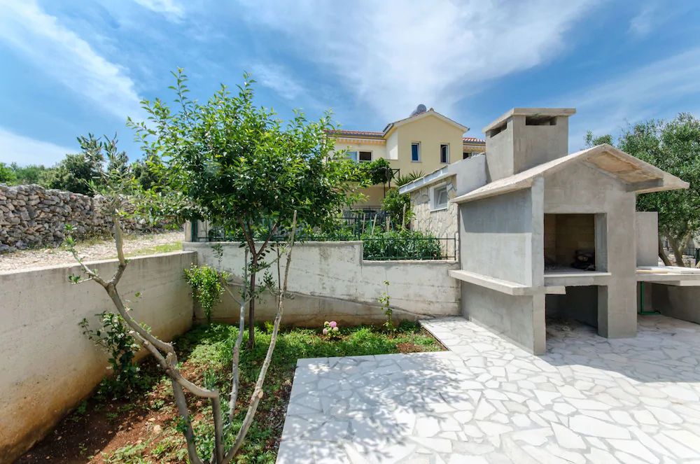 House Anela