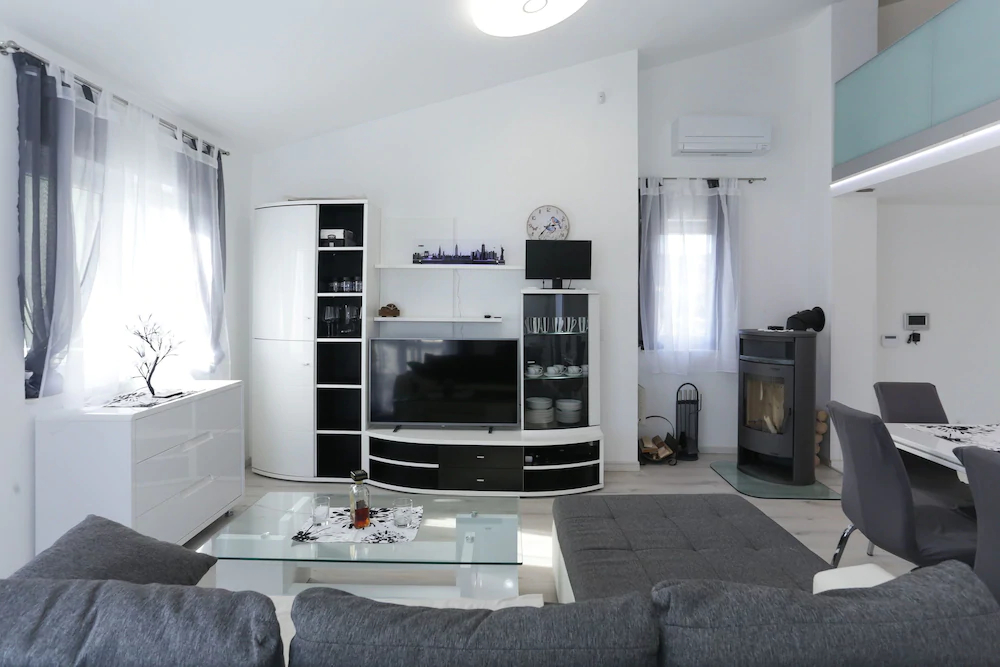 House Ivica