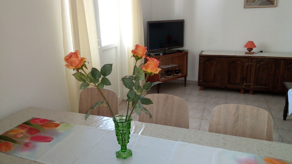 House Miro