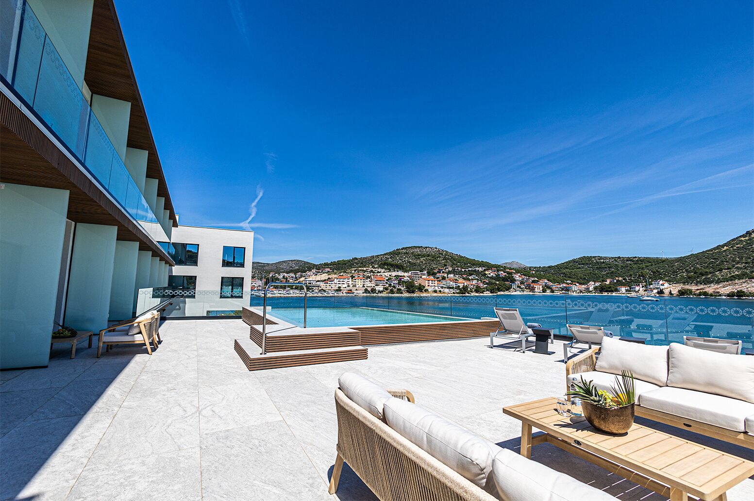 Marinus Beach Hotel
