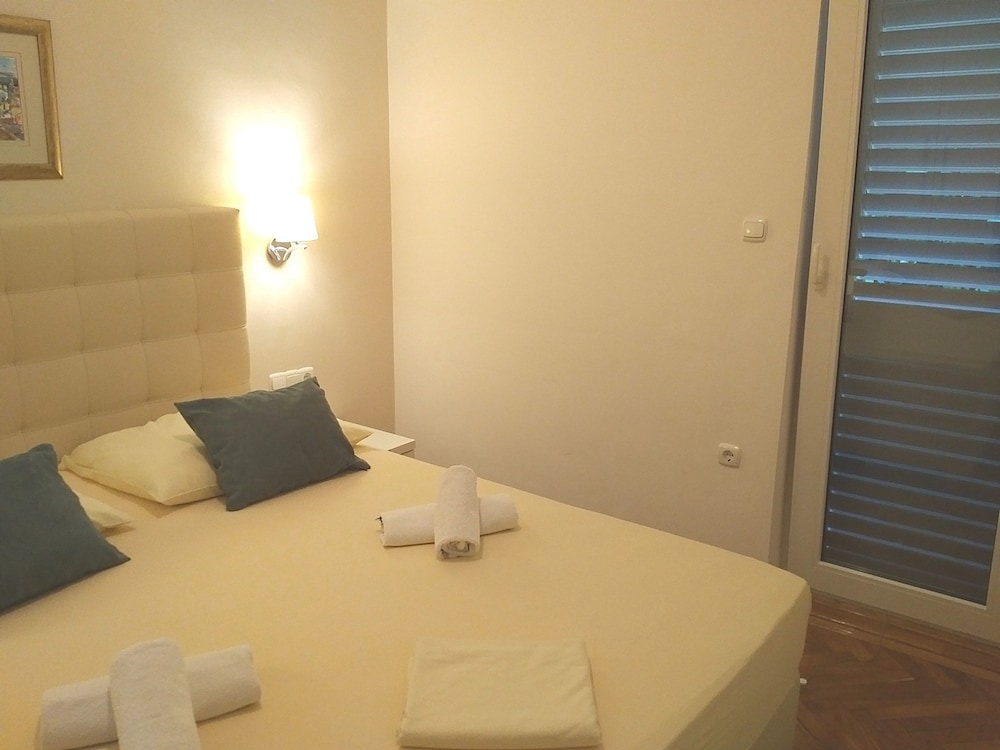 Luxury Apartments Villa Ruzmarina