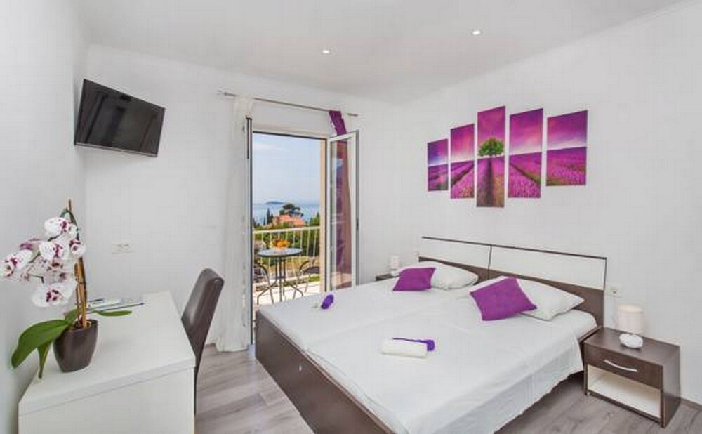 Accommodation Duper