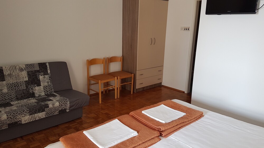 Apartments Kust
