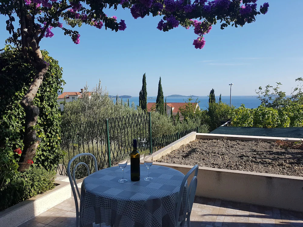 Apartments Kust