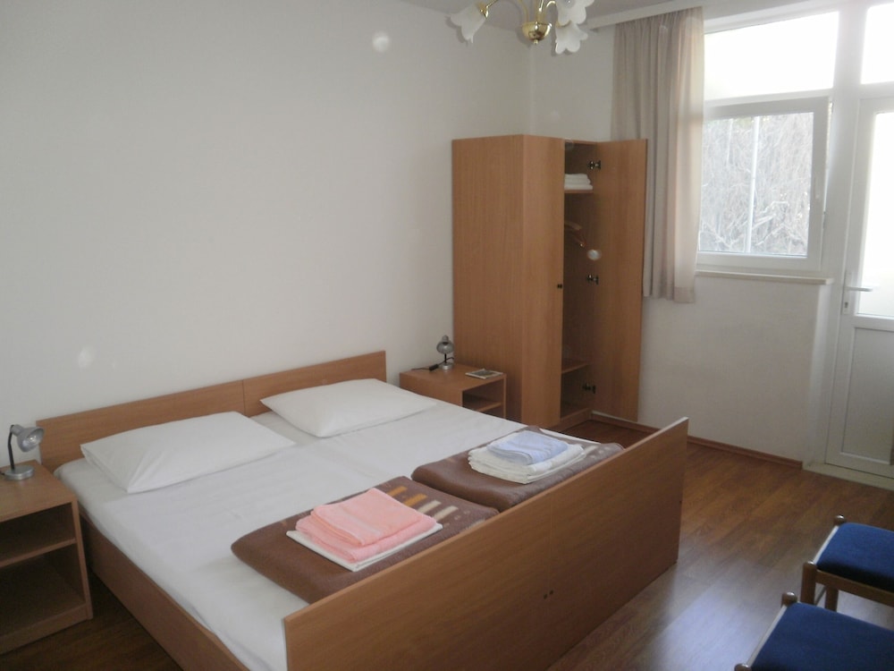 Apartments Kust