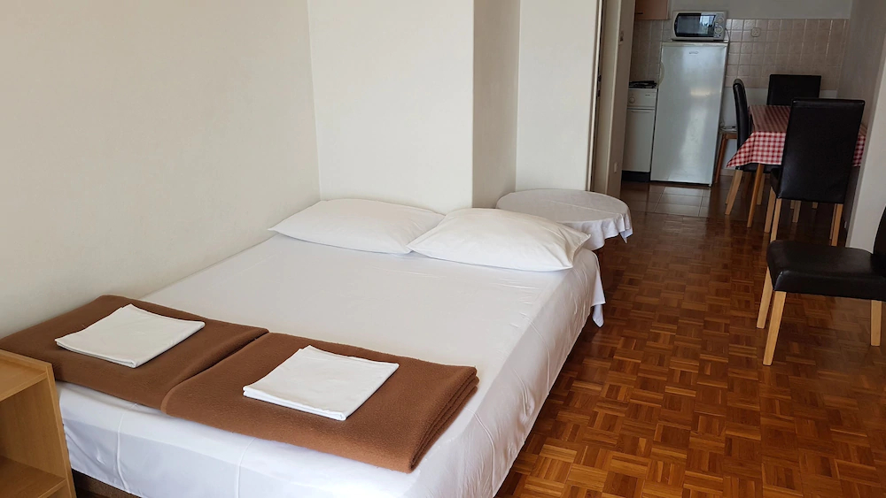 Apartments Kust