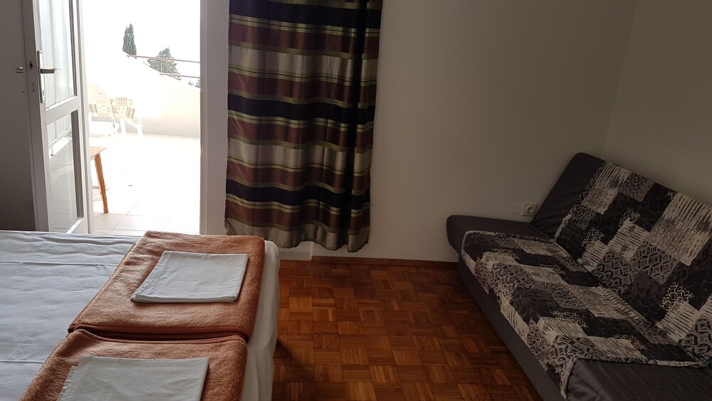 Apartments Kust
