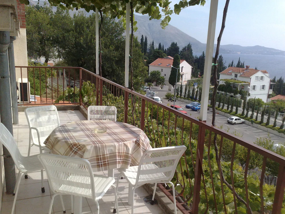 Apartments Kust