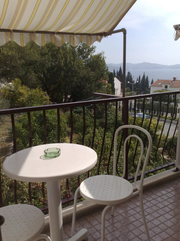 Apartments Kust