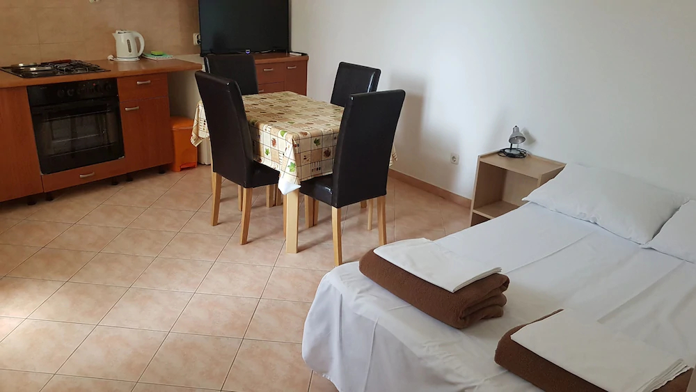 Apartments Kust