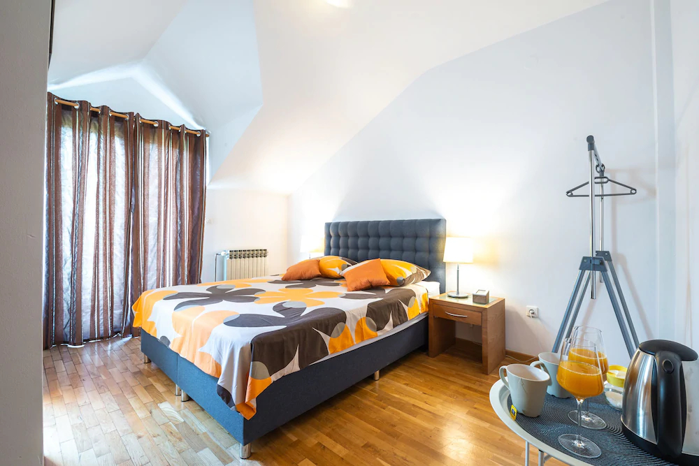 Francesca Guesthouse