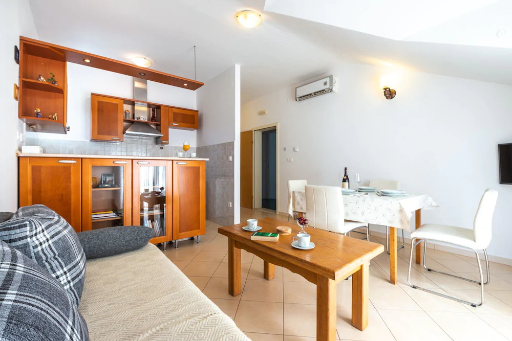 Francesca Guesthouse
