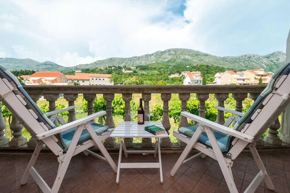 Francesca Guesthouse