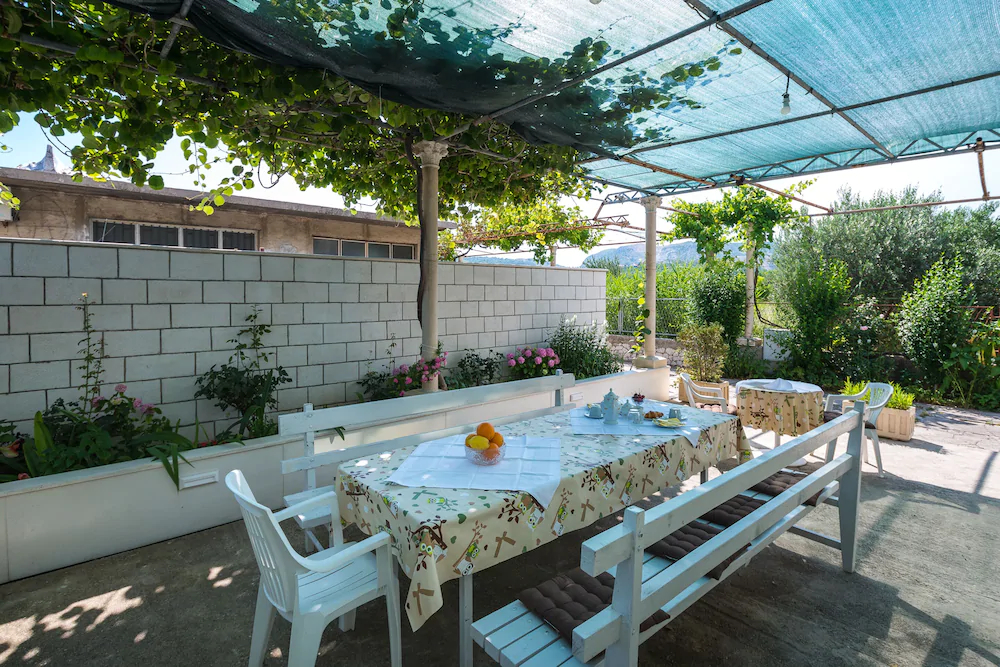 Francesca Guesthouse