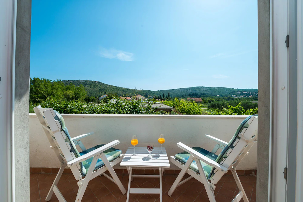 Francesca Guesthouse