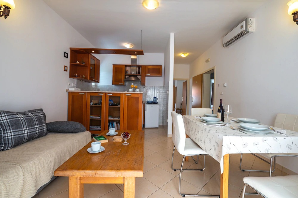 Francesca Guesthouse