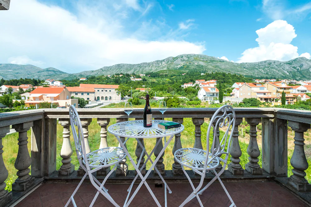 Francesca Guesthouse