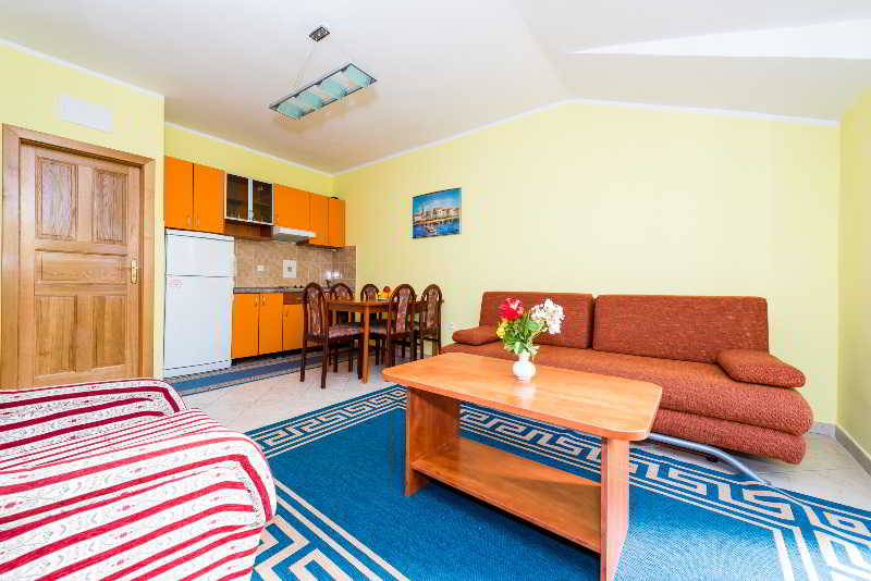 Apartments Dubelj