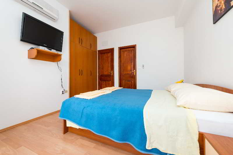 Apartments Dubelj