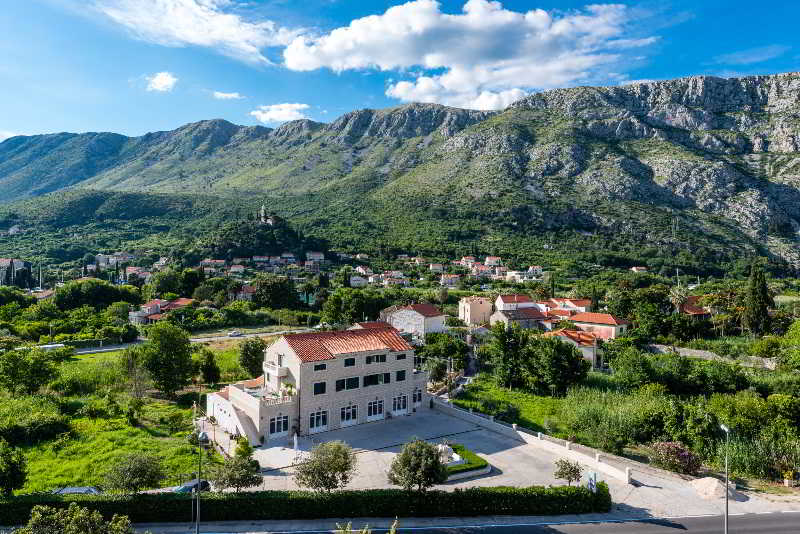 Apartments Dubelj