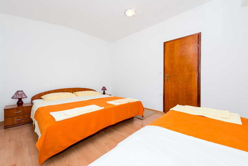 Apartments Dubelj