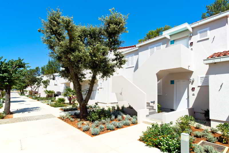 Zaton Holiday Resort 4 Star Apartments