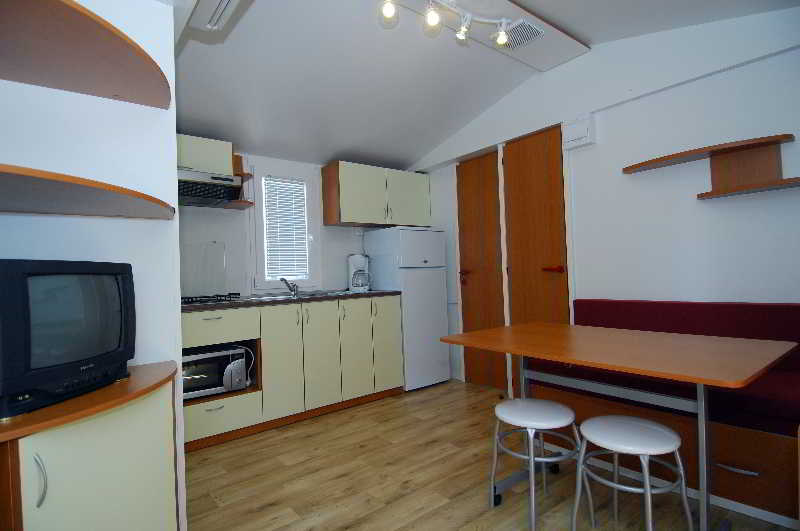 Zaton Holiday Resort Mobile Homes