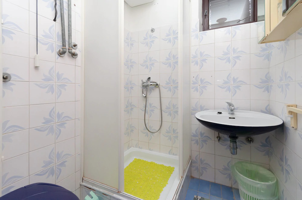 Apartments and Room Sreten