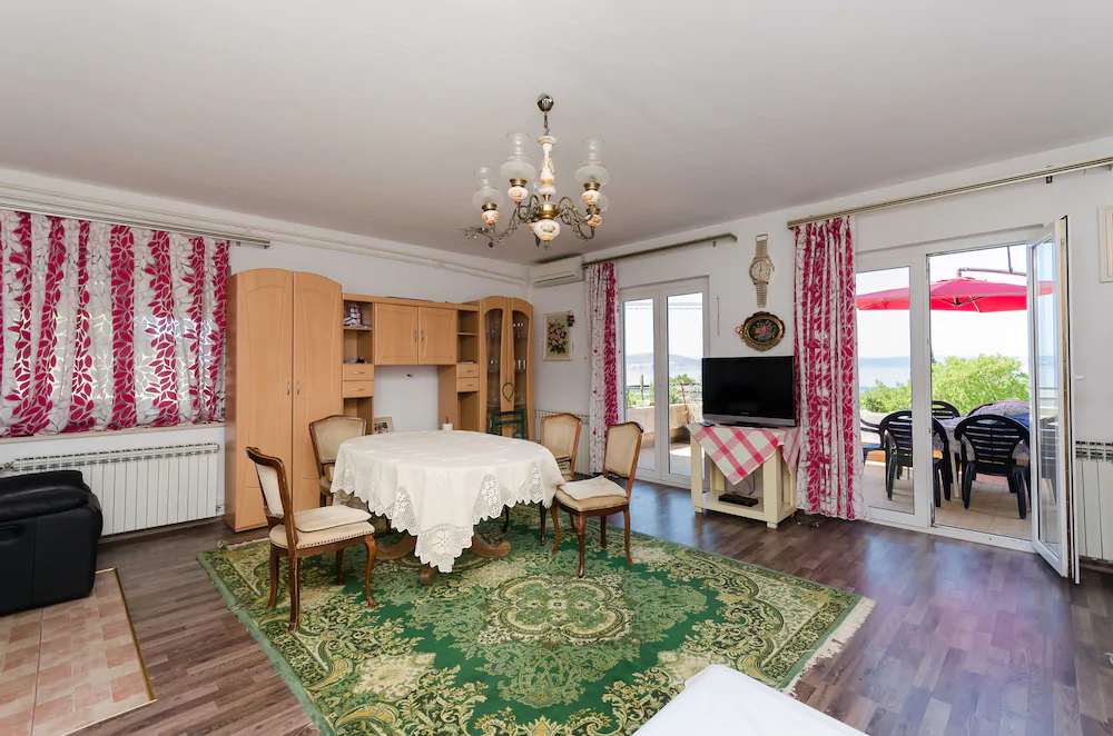 Apartments and Room Sreten