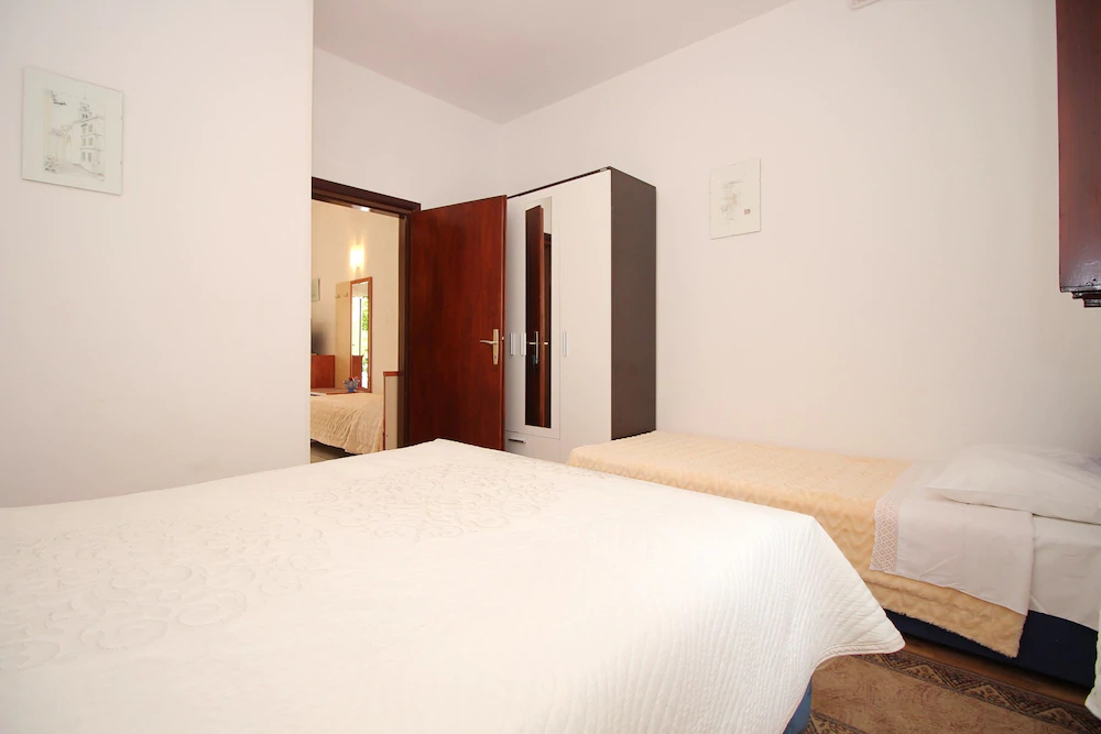 Apartments Ivona